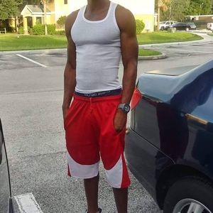 Meet your Posher, Dontez